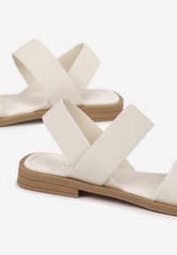 Renee - Białe Sandały na Płaskiej Podeszwie z Elastyczną Cholewką Ulonoria. Kolor: biały. Materiał: jeans. Sezon: lato. Obcas: na płaskiej podeszwie. Styl: elegancki #4
