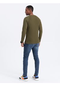 Ombre Clothing - Longsleeve męski o strukturze "wafla" - oliwkowy V3. Okazja: na co dzień. Kolor: oliwkowy. Materiał: bawełna. Długość rękawa: długi rękaw. Styl: klasyczny, sportowy, casual #5