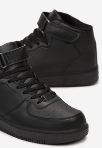 Born2be - Czarne Buty Sportowe Typu Sneakersy za Kostkę z Rzepem Rayanne. Wysokość cholewki: za kostkę. Zapięcie: rzepy. Kolor: czarny. Szerokość cholewki: normalna. Obcas: na płaskiej podeszwie