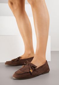 Renee - Brązowe Mokasyny z Koralikami Kokardą i Frędzlami Nahda. Okazja: na co dzień. Kolor: brązowy. Materiał: jeans. Styl: casual, street #1