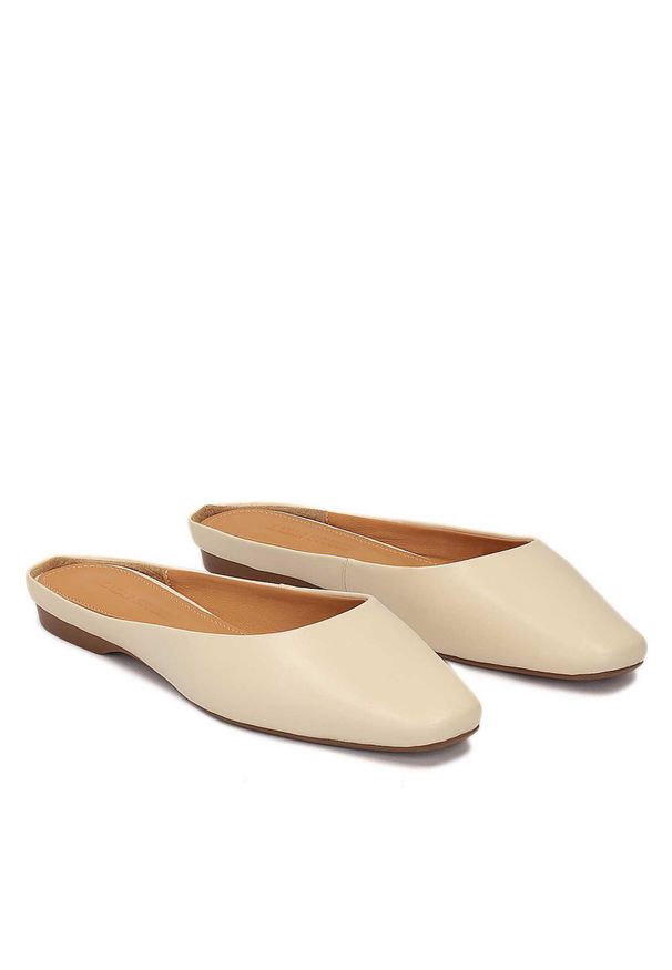 Klapki Kazar Studio Lucita 80744-01-B2 Beżowy. Kolor: beżowy. Materiał: skóra