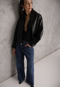 Renee - Niebieskie Asymetryczne Jeansy Wide Leg High Waist z Bawełny Leoira. Okazja: na co dzień. Stan: podwyższony. Kolor: niebieski. Styl: casual #1