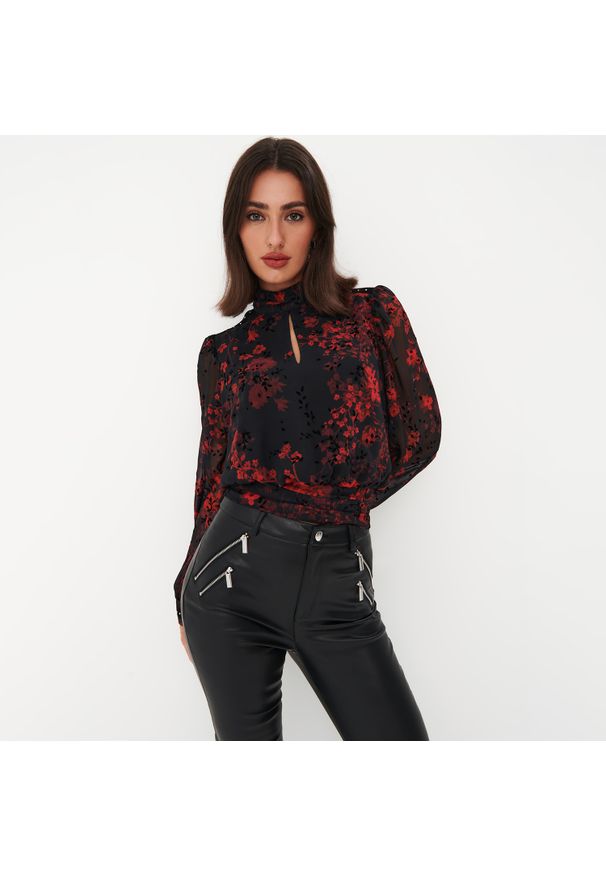 Mohito - Szyfonowa bluzka - Czarny. Kolor: czarny. Materiał: szyfon