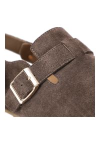 Sandały damskie Artiker, cholewka ze skóry naturalnej zamszowej wsuwany fason z paskiem wokół pięty, brązowe, 58C0331. Zapięcie: pasek. Kolor: brązowy. Materiał: skóra, zamsz #2