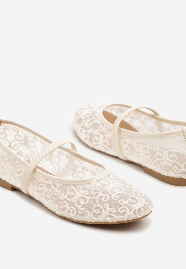 Renee - Beżowe Transparentne Balerinki Vices z Haftem i Paskiem Nilovianna. Okazja: na co dzień. Zapięcie: pasek. Kolor: beżowy. Wzór: haft. Styl: casual