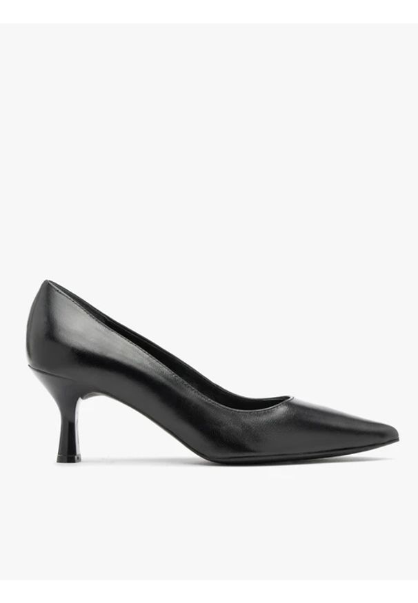 Ryłko - Czarne czółenka na lakierowanej szpilce. Kolor: czarny. Materiał: skóra. Obcas: na obcasie. Styl: street. Wysokość obcasa: średni