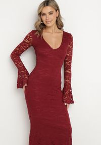 Born2be - Bordowa Koronkowa Sukienka o Dopasowanym Kroju z Szerokim Dołem Annadira. Kolor: czerwony. Materiał: koronka. Typ sukienki: proste #3