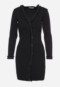 Born2be - Czarna Sukienka Sweterkowa Dwurzędowa z Guzikami i Ozdobnymi Frędzlami Vluona. Kolor: czarny. Materiał: materiał #3