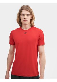 4f - Koszulka treningowa regular szybkoschnąca męska. Kolor: czerwony. Materiał: skóra, dzianina