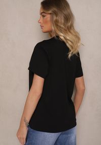 Renee - Czarny Bawełniany T-shirt z Napisem Marivetha. Okazja: na co dzień. Kolor: czarny. Materiał: bawełna. Wzór: napisy. Styl: casual, elegancki #4