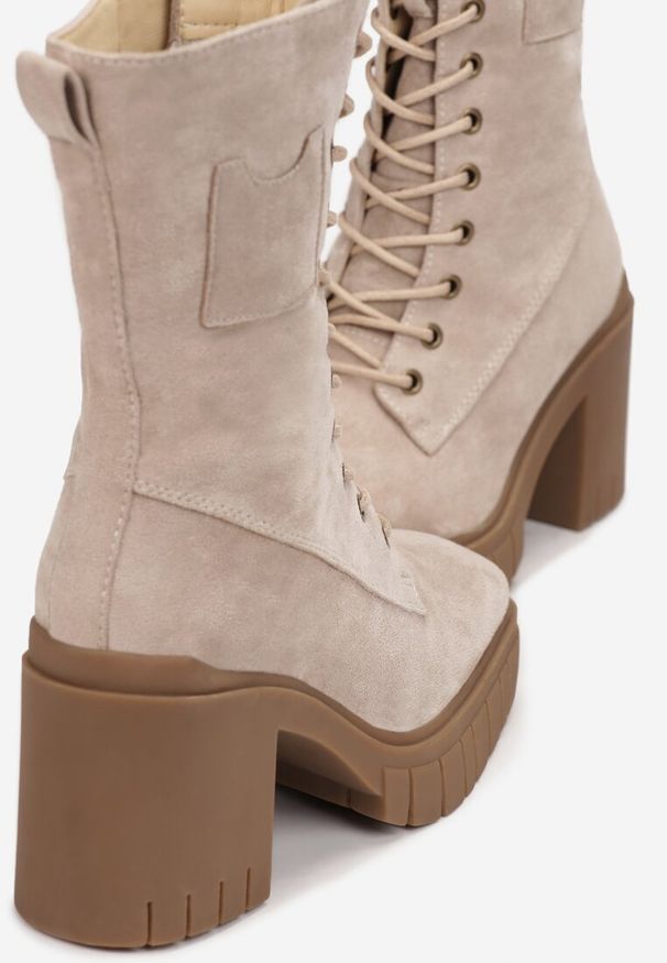 Born2be - Ciemnobeżowe Botki na Słupku i Platformie ze Sznurowaniem Arove. Okazja: na co dzień. Zapięcie: sznurówki. Kolor: beżowy. Materiał: jeans. Obcas: na platformie. Styl: casual, elegancki. Wysokość obcasa: średni