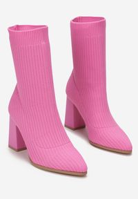 Born2be - Różowe Botki z Elastyczną Cholewką Tamira. Okazja: na co dzień. Zapięcie: bez zapięcia. Kolor: różowy. Szerokość cholewki: normalna. Wzór: geometria, prążki. Materiał: materiał, wełna, zamsz. Sezon: jesień, zima. Obcas: na obcasie. Styl: casual. Wysokość obcasa: wysoki #3