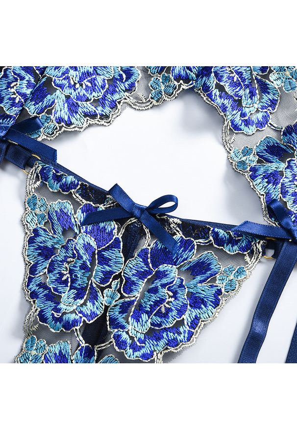 Intica - Komplet bielizny trzyczęściowy z delikatnymi detalami na wyjątkowe okazje Maimo. Kolor: niebieski. Materiał: tkanina, materiał