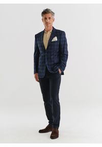 Pako Lorente - PAKO LORENTE – Granatowa marynarka w drobną kratkę. Okazja: na co dzień. Kolor: niebieski. Materiał: wełna, poliester, elastan. Wzór: kratka. Styl: casual #8