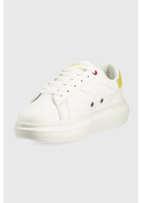 U.S. Polo Assn. sneakersy dziecięce kolor biały. Nosek buta: okrągły. Zapięcie: sznurówki. Kolor: biały. Materiał: guma. Szerokość cholewki: normalna. Obcas: na platformie #2