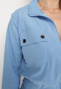 Born2be - Jasnoniebieski Komplet Dresowy z Prążkowanego Materiału Bluza z Kołnierzykiem i Spodnie z Gumką w Pasie Kerulla. Kolor: niebieski. Materiał: materiał, dresówka, prążkowany #2