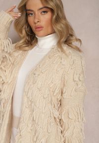 Renee - Jasnobeżowy Niezapinany Kardigan w Ozdobne Frędzle Massawa. Kolor: beżowy. Styl: elegancki #4