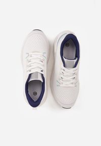 Renee - Białe Siateczkowe Buty Sportowe na Podeszwie z Otworami Quilvia. Okazja: na co dzień. Kolor: biały. Materiał: materiał #3