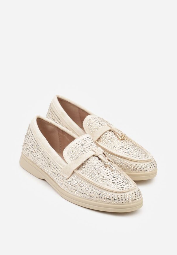 Renee - Beżowe Mokasyny z Cyrkoniami i Ozdobami Distantsteam. Okazja: na co dzień. Kolor: beżowy. Wzór: aplikacja. Styl: glamour, casual