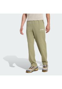 Adidas - Spodnie Terrex Multi Liteflex. Kolor: zielony. Materiał: materiał. Sezon: lato. Sport: turystyka piesza #1