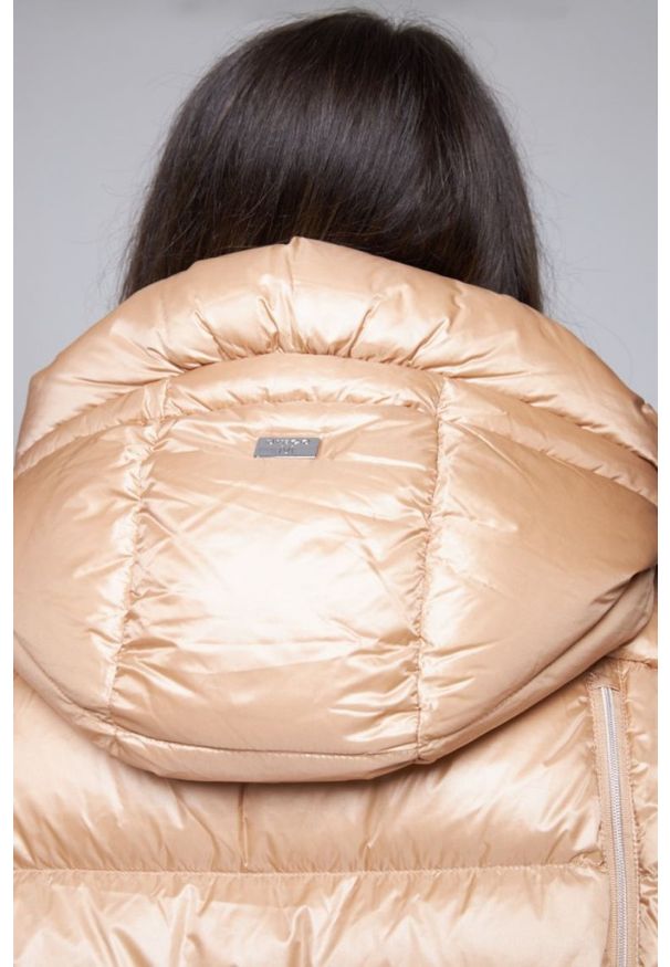 DIEGO M Beżowa damska kurtka puchowa z kapturem, Rozmiar 36 EU - 40 IT. Typ kołnierza: kaptur. Kolor: beżowy. Materiał: puch