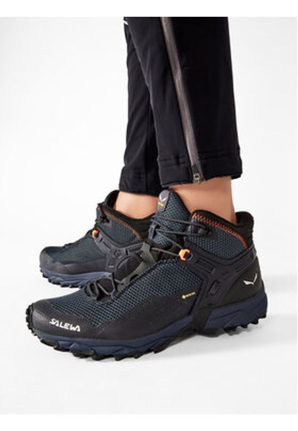 Salewa Trekkingi Ms Ultra Flex 2 Mid Gtx 61387-0984 Granatowy. Kolor: niebieski. Materiał: materiał. Sport: turystyka piesza