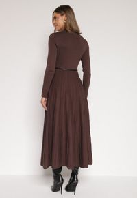 Born2be - Brązowa Rozkloszowana Sukienka z Dzianiny z Wiskozą z Długim Rękawem i Paskiem Tusmina. Okazja: na co dzień. Kolor: brązowy. Materiał: wiskoza, dzianina. Długość rękawa: długi rękaw. Styl: klasyczny, casual, elegancki #5