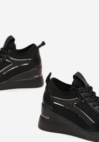 Renee - Czarne Sneakersy Brokatowe na Koturnie Nanetta. Kolor: czarny. Obcas: na koturnie #2