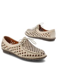 Półbuty damskie Artiker, cholewka skóra naturalna ażurowa perforacja sznurowanie z przodu miękka linia niski fason elastyczne wykończenie zaokrąglony. Zapięcie: sznurówki. Kolor: beżowy. Materiał: skóra. Szerokość cholewki: normalna. Wzór: ażurowy #9