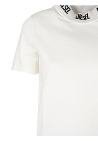 Diesel T-shirt "T-Reg" | A06780-0JFAX | Kobieta | Biały. Okazja: na co dzień. Typ kołnierza: kołnierzyk stójkowy. Kolor: biały. Materiał: bawełna. Styl: elegancki, casual #4