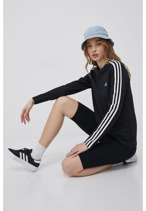 Adidas - adidas longsleeve bawełniany HF7261 kolor czarny. Okazja: na co dzień. Kolor: czarny. Materiał: bawełna. Długość rękawa: długi rękaw. Styl: casual