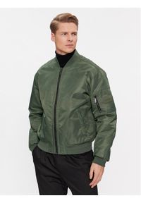 Calvin Klein Kurtka bomber Hero K10K109907 Zielony Regular Fit. Kolor: zielony. Materiał: syntetyk