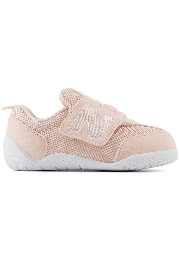 Buty niemowlęce New Balance NW1STPK – różowe. Zapięcie: rzepy. Kolor: różowy. Materiał: guma. Szerokość cholewki: normalna. Wzór: kolorowy