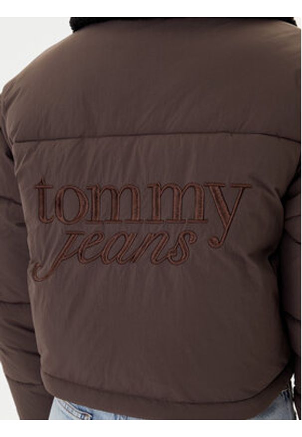 Tommy Jeans Kurtka zimowa Teddy DW0DW22049 Brązowy Regular Fit. Kolor: brązowy. Materiał: syntetyk. Sezon: zima