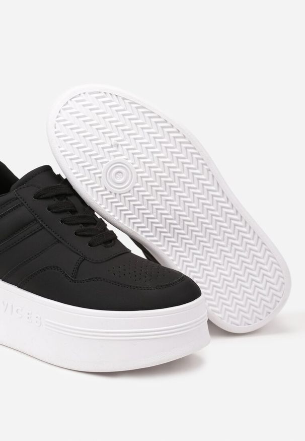 Renee - Czarne Sneakersy Vices na Platformie z Tłoczonym Napisem ze Sznurowaniem Eanneth. Okazja: na co dzień, na spacer. Kolor: czarny. Wzór: napisy. Obcas: na platformie. Sport: turystyka piesza