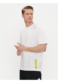 Adidas - adidas T-Shirt II3478 Biały Regular Fit. Kolor: biały. Materiał: bawełna