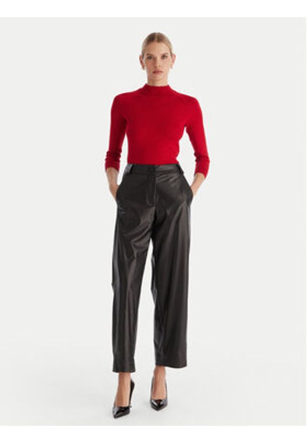 ACCESS FASHION Golf 54-8072 Czerwony Slim Fit. Typ kołnierza: golf. Kolor: czerwony. Materiał: wiskoza