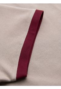 Ombre Clothing - T-shirt męski z kontrastowymi wstawkami i dekoltem w serek – beżowy V2 OM-TSCT-0198 - XXL. Okazja: na co dzień. Typ kołnierza: dekolt w serek. Kolor: beżowy. Materiał: dzianina, materiał, bawełna. Długość: krótkie. Styl: sportowy, casual #6