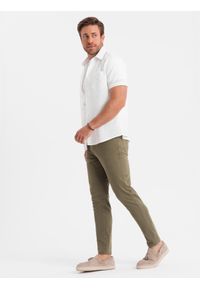Ombre Clothing - Spodnie męskie chino o dopasowanym kroju - oliwkowe V3 OM-PACP-0151 - XXL. Okazja: na co dzień. Kolor: oliwkowy. Materiał: bawełna, materiał, tkanina, elastan. Styl: casual