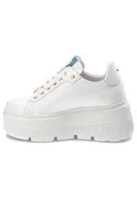 Białe Sneakersy Karino Modne Buty Damskie Na Platformie. Okazja: na co dzień, na spacer. Kolor: biały. Materiał: skóra. Szerokość cholewki: normalna. Obcas: na platformie. Sport: turystyka piesza #3
