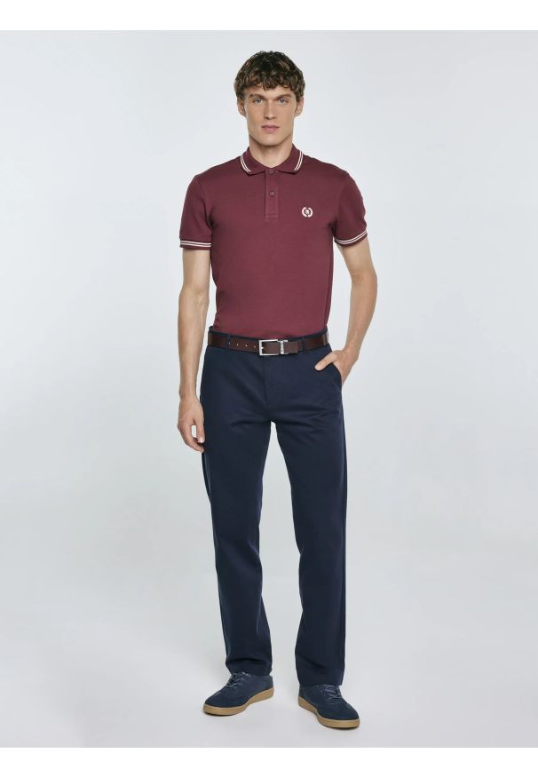 Big-Star - Koszulka męska polo bordowa Poller 604. Okazja: do pracy, na randkę. Typ kołnierza: polo. Kolor: czerwony. Materiał: dzianina, jeans. Wzór: haft. Styl: klasyczny, sportowy, elegancki