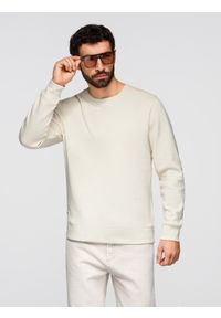 Ombre Clothing - Bluza męska dresowa BASIC z okrągłym dekoltem OM-SSBN-0271 - - Rozmiar: XL. Okazja: na co dzień, na spotkanie biznesowe, do pracy. Kolor: kremowy. Materiał: dresówka. Wzór: jednolity, gładki, aplikacja. Styl: biznesowy, casual, klasyczny #1