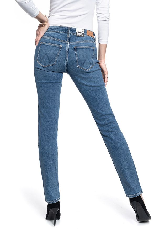 Wrangler - SPODNIE DAMSKIE WRANGLER STRAIGHT NOMAD SAND W28TUNX4D 112128527