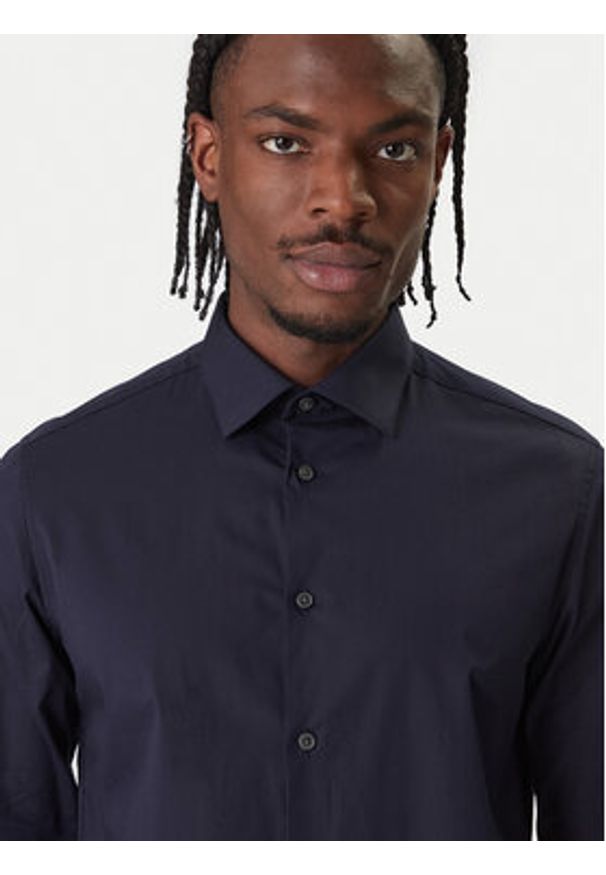 Calvin Klein Koszula Essential LV019EU001 Granatowy Regular Fit. Kolor: niebieski. Materiał: bawełna