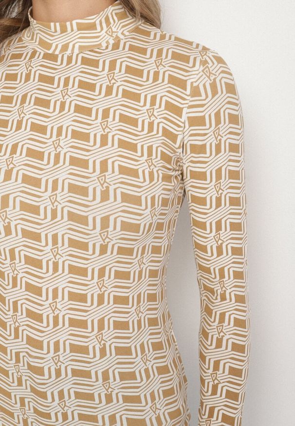 Born2be - Biało-Beżowa Bawełniana Bluzka z Golfem i Długim Rękawem w Geometryczny Wzór Vilitila. Okazja: na co dzień. Typ kołnierza: golf. Kolor: biały. Materiał: bawełna. Długość rękawa: długi rękaw. Długość: długie. Wzór: geometria. Styl: casual, elegancki