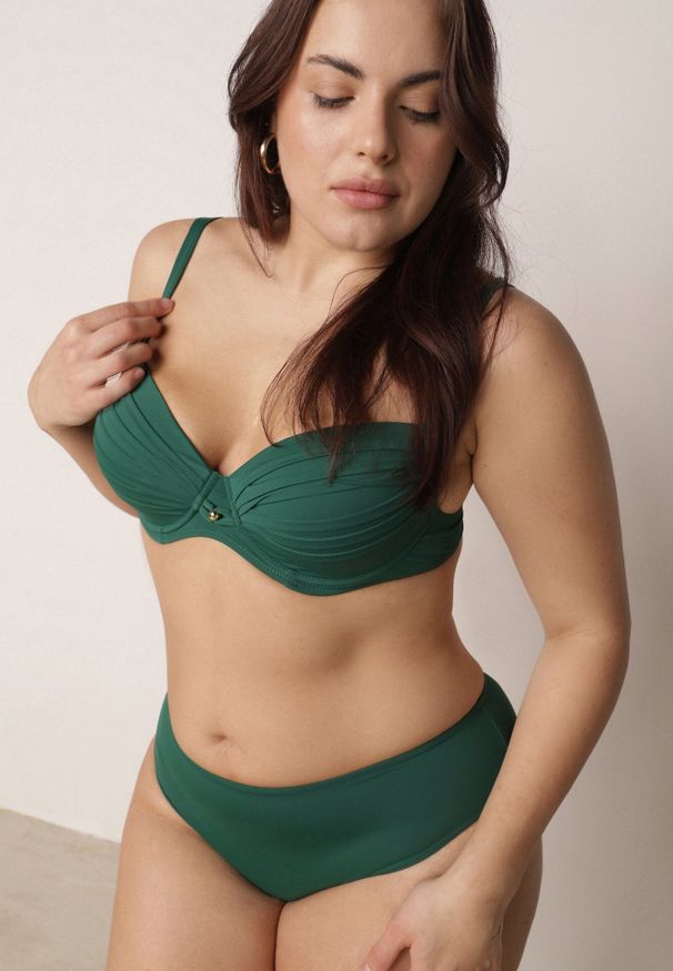 Born2be - Ciemnozielone Bikini z Marszczonym Biustonoszem i Majtkami z Wysokim Stanem Aereida. Stan: podwyższony. Kolekcja: plus size. Kolor: zielony