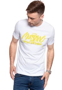 Mustang - T-SHIRT MĘSKI MUSTANG ALEC X PRINT GENERAL WHITE 1009007 2045. Kolor: biały. Wzór: nadruk