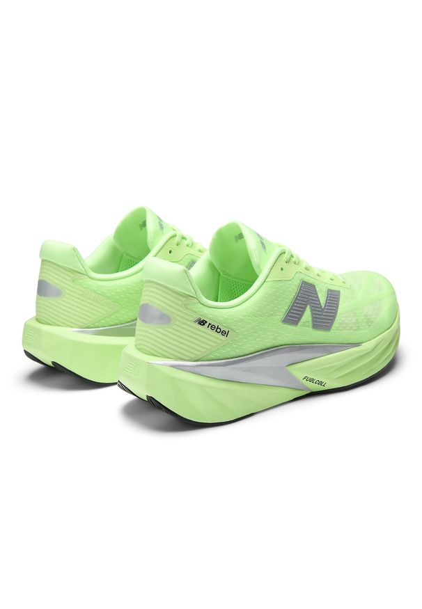 Buty męskie New Balance FuelCell Rebel v5 MFCXLZ5 – zielone. Kolor: zielony. Materiał: materiał, syntetyk, guma. Szerokość cholewki: normalna. Wzór: geometria. Sport: bieganie, fitness