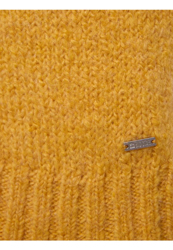 Big-Star - Sweter damski oversize z dodatkiem wełny żółty Mayamiko 201. Kolekcja: plus size. Kolor: żółty. Materiał: wełna. Wzór: ze splotem. Styl: klasyczny, elegancki