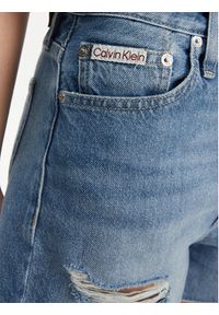 Calvin Klein Jeans Szorty jeansowe J20J225159 Niebieski Mom Fit. Kolor: niebieski. Materiał: bawełna